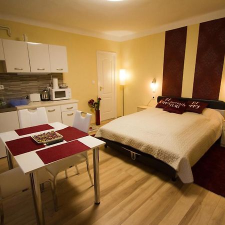 Angyal Apartman Cserkeszőlő Εξωτερικό φωτογραφία