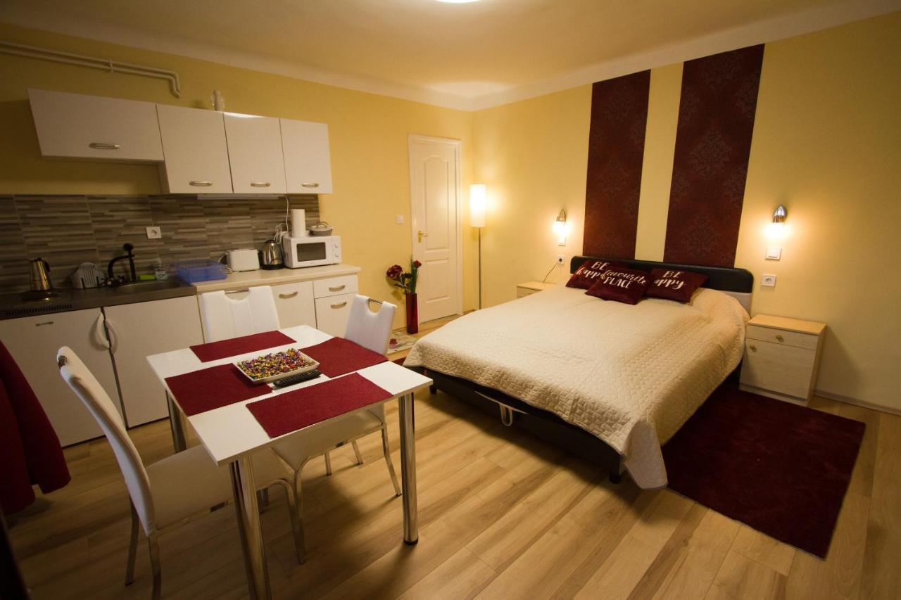 Angyal Apartman Cserkeszőlő Εξωτερικό φωτογραφία