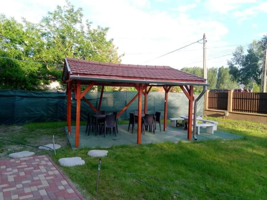 Angyal Apartman Cserkeszőlő Εξωτερικό φωτογραφία
